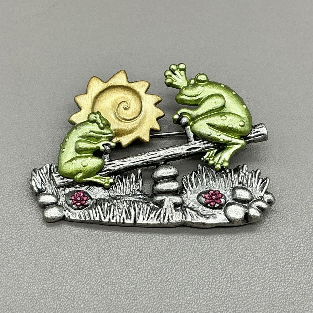 DD Frog Seesaw Brooch Women Green Silver Gold Tone Sun Garden Animal Jewelry